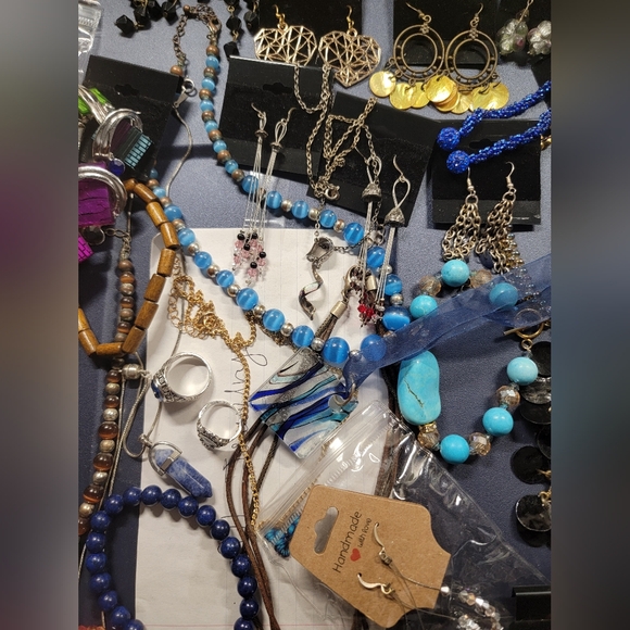 Not So Mystery Jewelry Envelope 1 piece of Jewelry pictured in ea envelope. - Picture 12 of 16